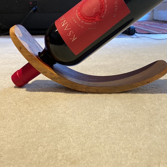 Floating Wine Bottle Holder - Picture 2 of 6